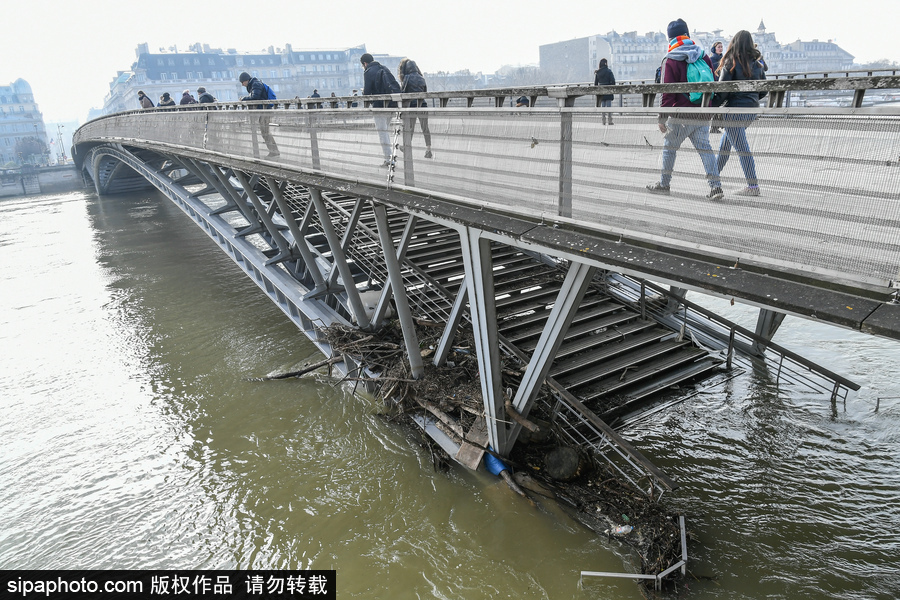 塞納河洪水后重新開放 河道淤泥堆積