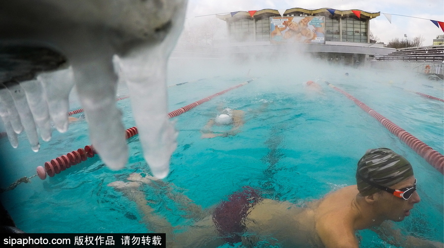 莫斯科露天溫泉泳池 民眾寒冷冬季享受溫暖冬泳