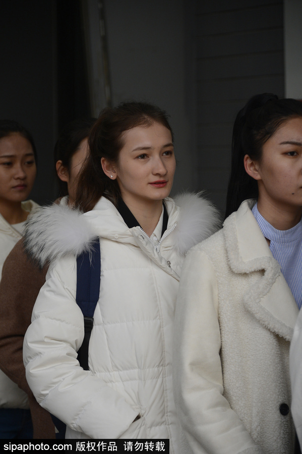 北京電影學院2018年藝考初試開考 表演學院帥哥美女云集