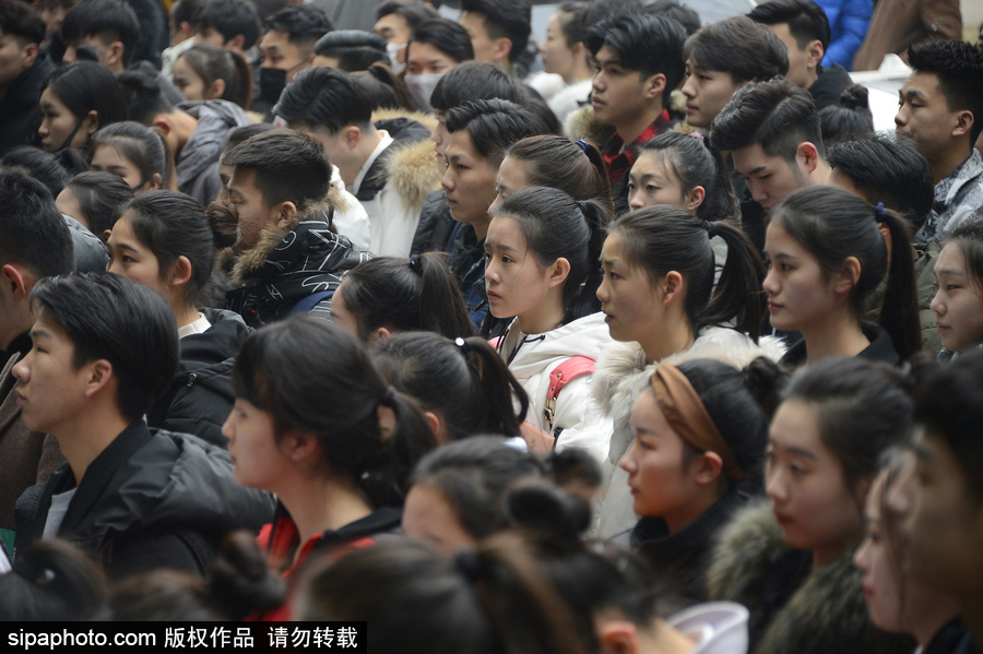 北京電影學院2018年藝考初試開考 表演學院帥哥美女云集