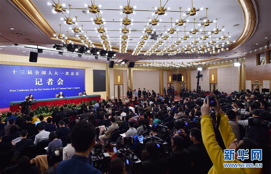 國(guó)務(wù)院扶貧辦主任劉永富就“打好精準(zhǔn)脫貧攻堅(jiān)戰(zhàn)”答記者問(wèn)