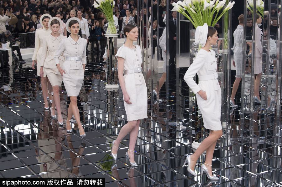 炫酷！比衣服更夢幻的是香奈兒的秀場布景