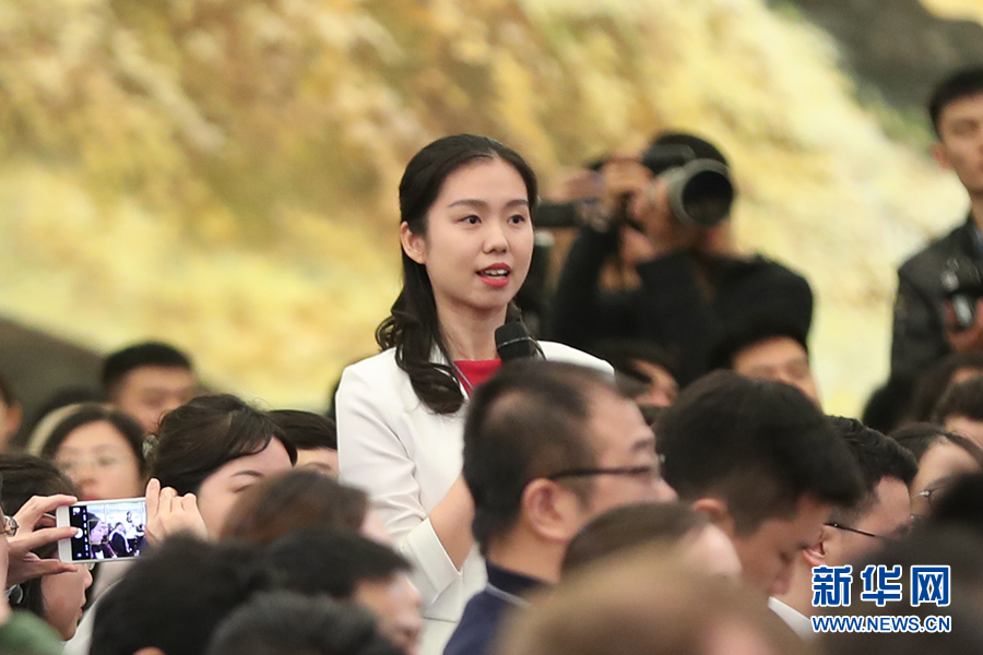 李克強：我們要將心比心 把就業(yè)放在心上，扛在肩上