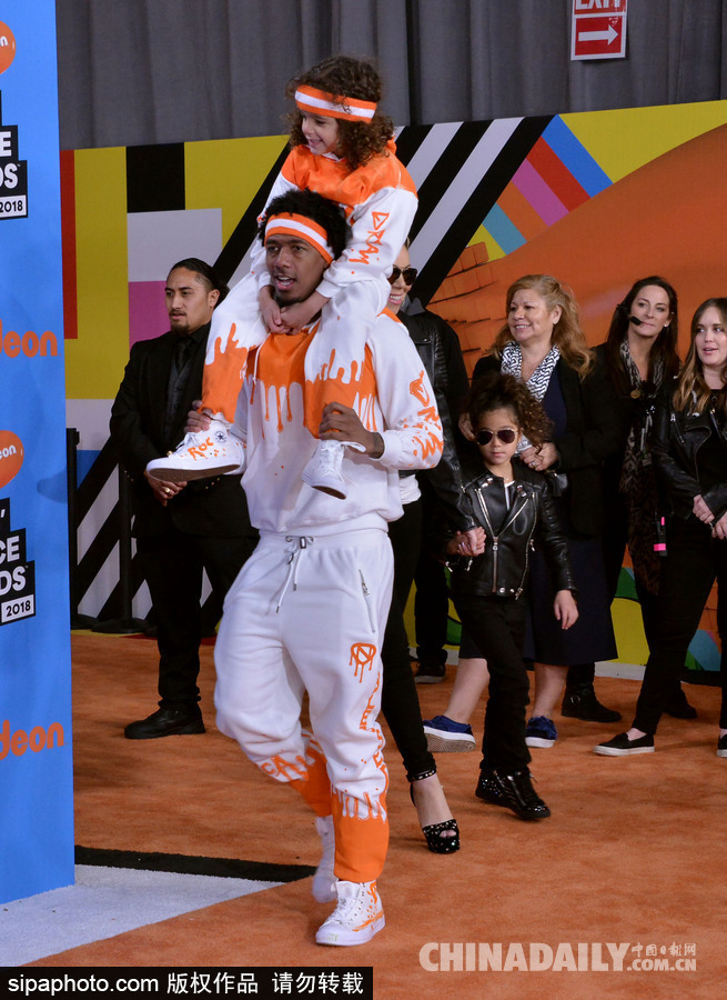 兒童選擇獎：瑪麗亞·凱莉與前夫和孩子們拉風亮相