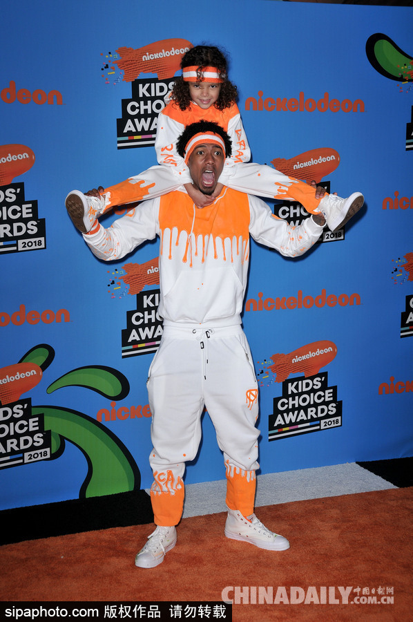 兒童選擇獎(jiǎng)：瑪麗亞·凱莉與前夫和孩子們拉風(fēng)亮相