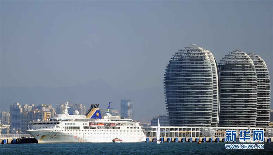 春潮拍岸千帆進——海南特區改革開放30年紀實