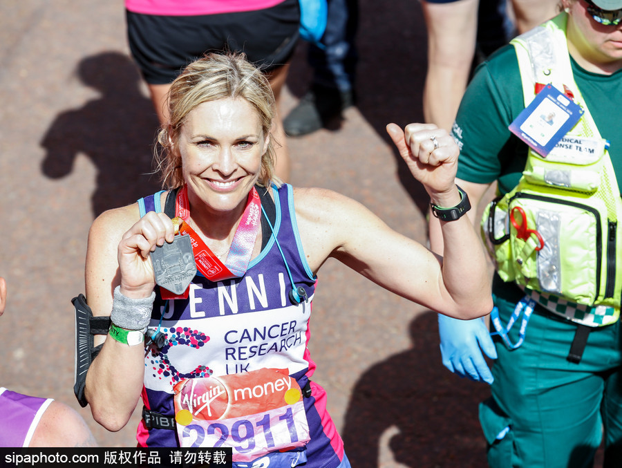 2018倫敦馬拉松開賽 參賽者奇裝異服趣味多多