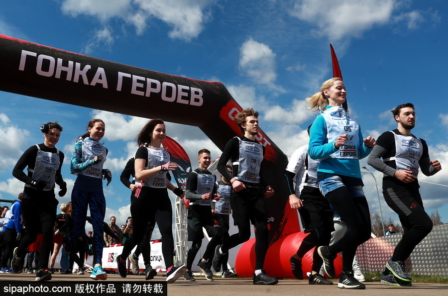 莫斯科舉行“英雄種族”障礙賽 過五關斬六將“戰斗力”十足