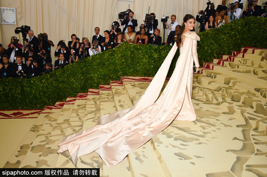 時(shí)尚界奧斯卡Met Gala來襲 眾女星紅毯爭(zhēng)艷美出新高度