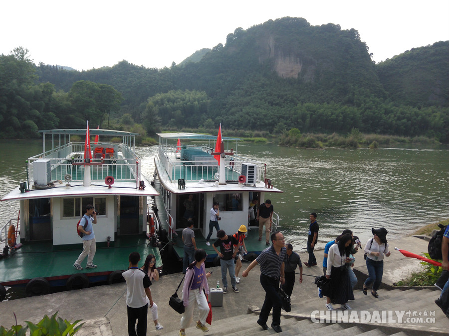 【美麗中國長江行】“美麗中國長江行——共舞長江經濟帶•生態篇”網絡主題活動湖南站媒體團走進常德桃源夷望溪景區