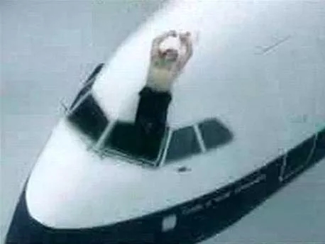 川航機(jī)長回憶生死備降驚魂一刻，這波操作簡直是奇跡！