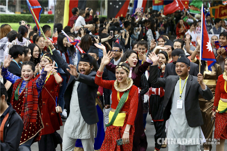北京語言大學第十五屆世界文化節游園會開幕