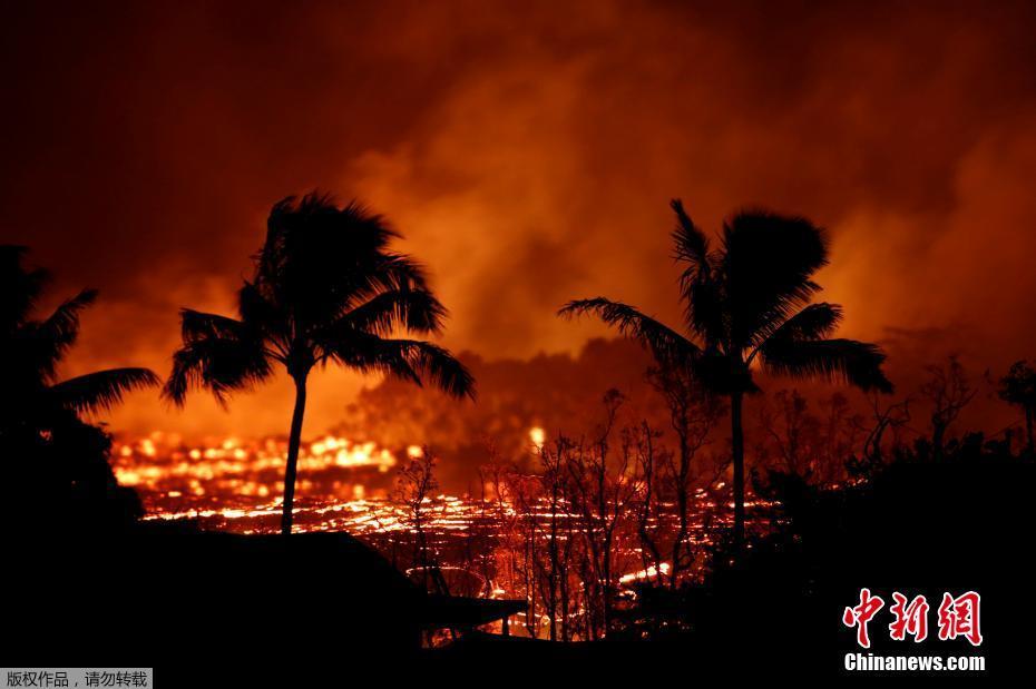 夏威夷火山持續噴發 熔巖流淌成“火河”