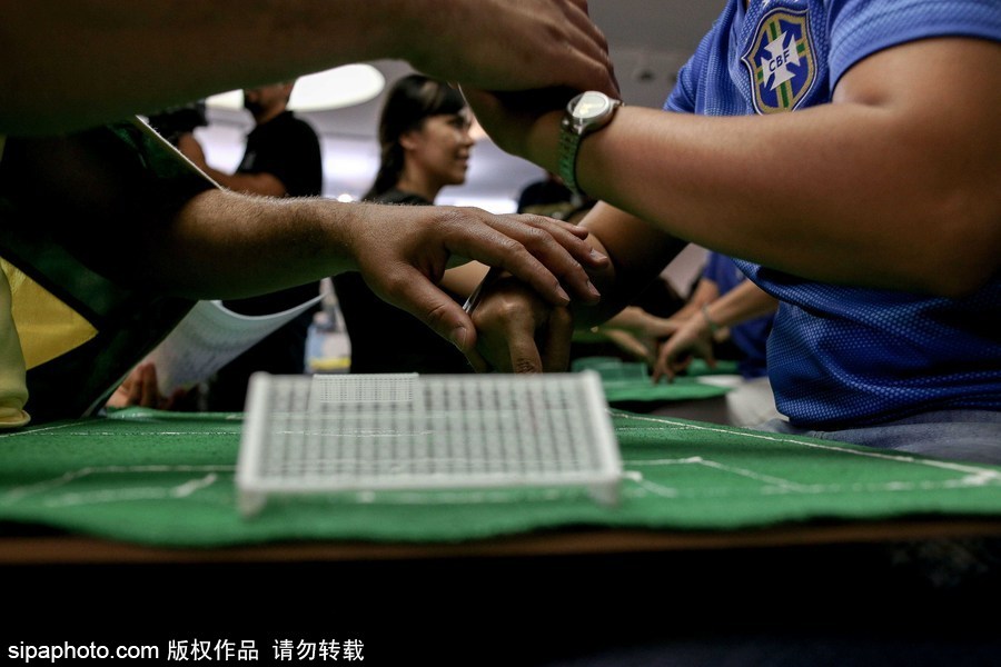 任何人都不愿缺席的世界杯 巴西視障聽力障礙者“觀戰”助威