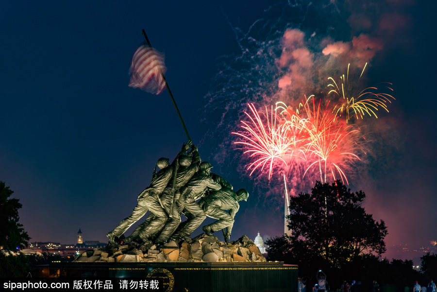 華盛頓獨立日當天上演震撼煙花秀 流光四溢璀璨唯美