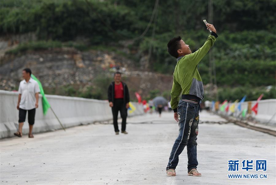 大橋飛架 天塹變通途——金沙江告別“溜索時(shí)代”