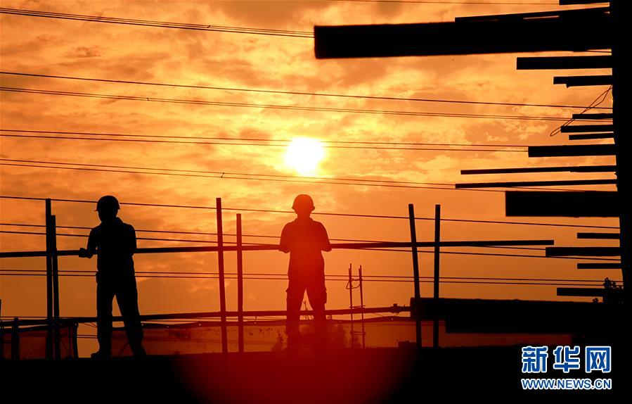 高溫下的城市建設者