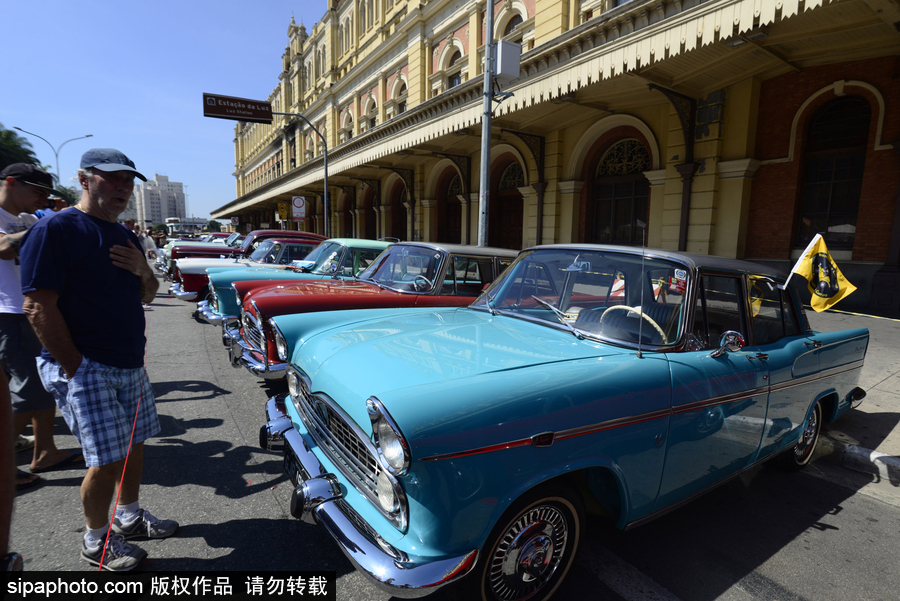 愛車人士大飽眼福！超百輛古董汽車在巴西圣保羅集會展出
