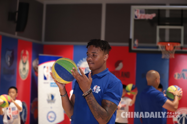 NBA中國賽腳步臨近，2017 NBA選秀狀元富爾茨現身上海