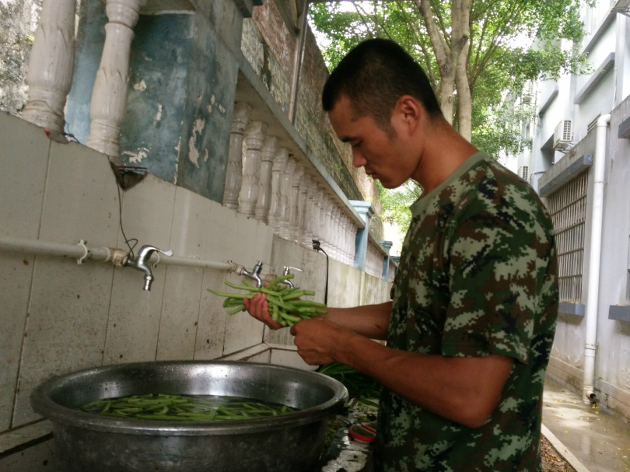 致敬！老山腳下的國門衛士
