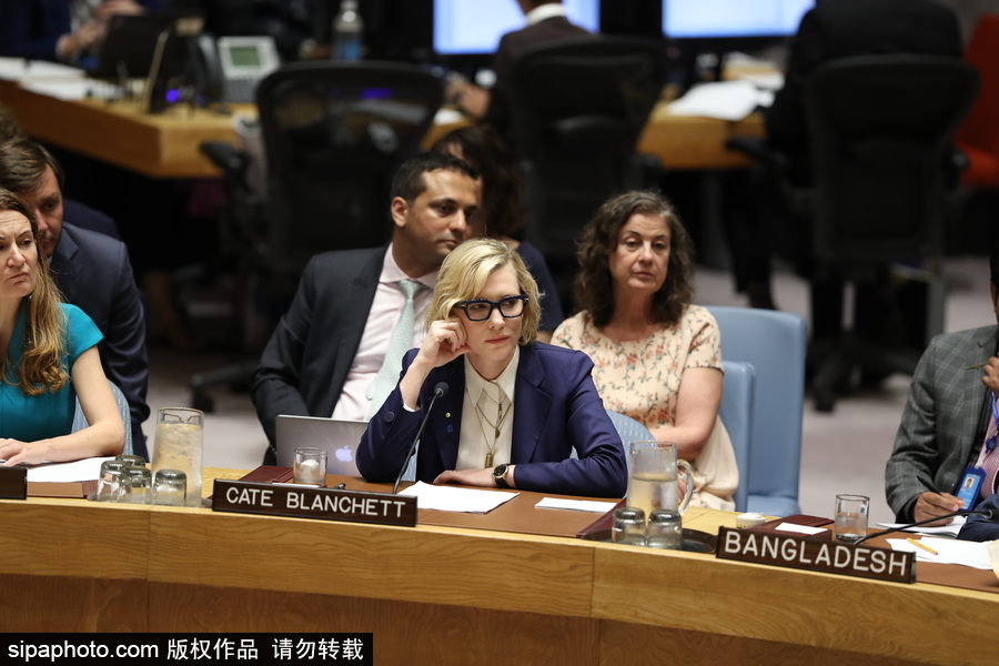 大魔王氣場(chǎng)超強(qiáng)！好萊塢女星凱特·布蘭切特現(xiàn)身聯(lián)合國(guó)會(huì)議