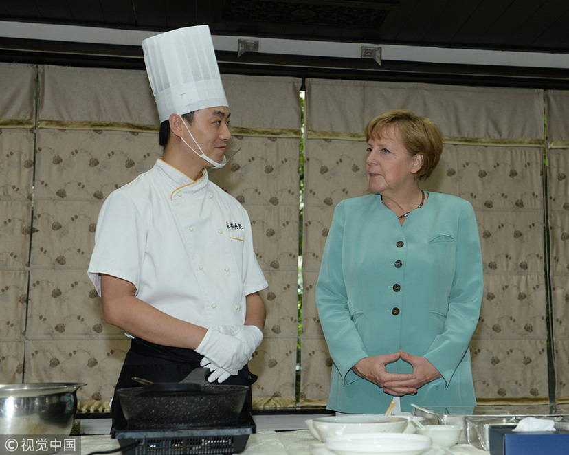 普京化身大廚做煎餅！這些大佬上得廳堂下得廚