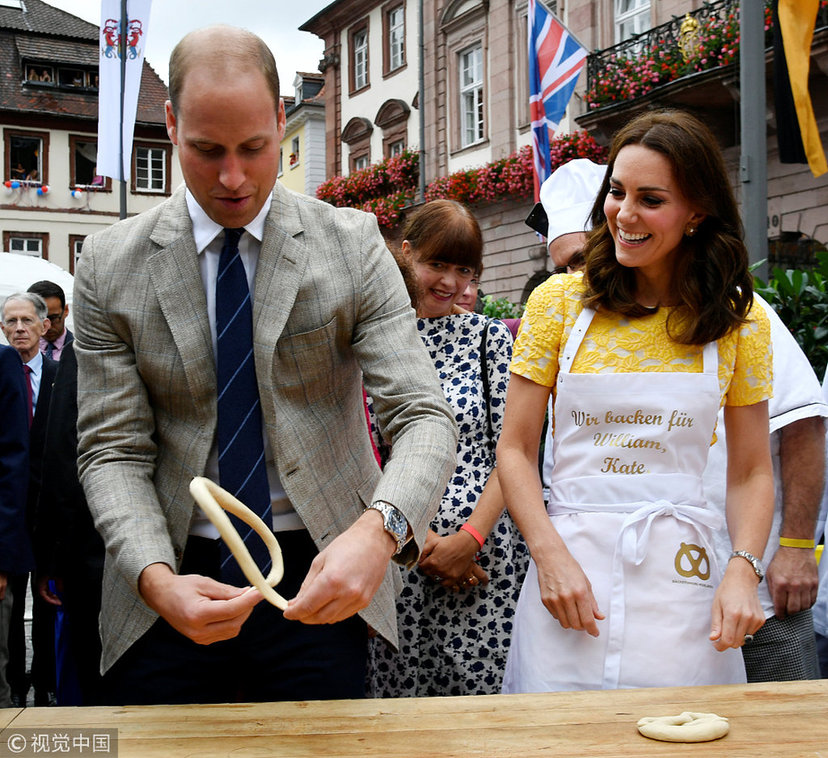 普京化身大廚做煎餅！這些大佬上得廳堂下得廚
