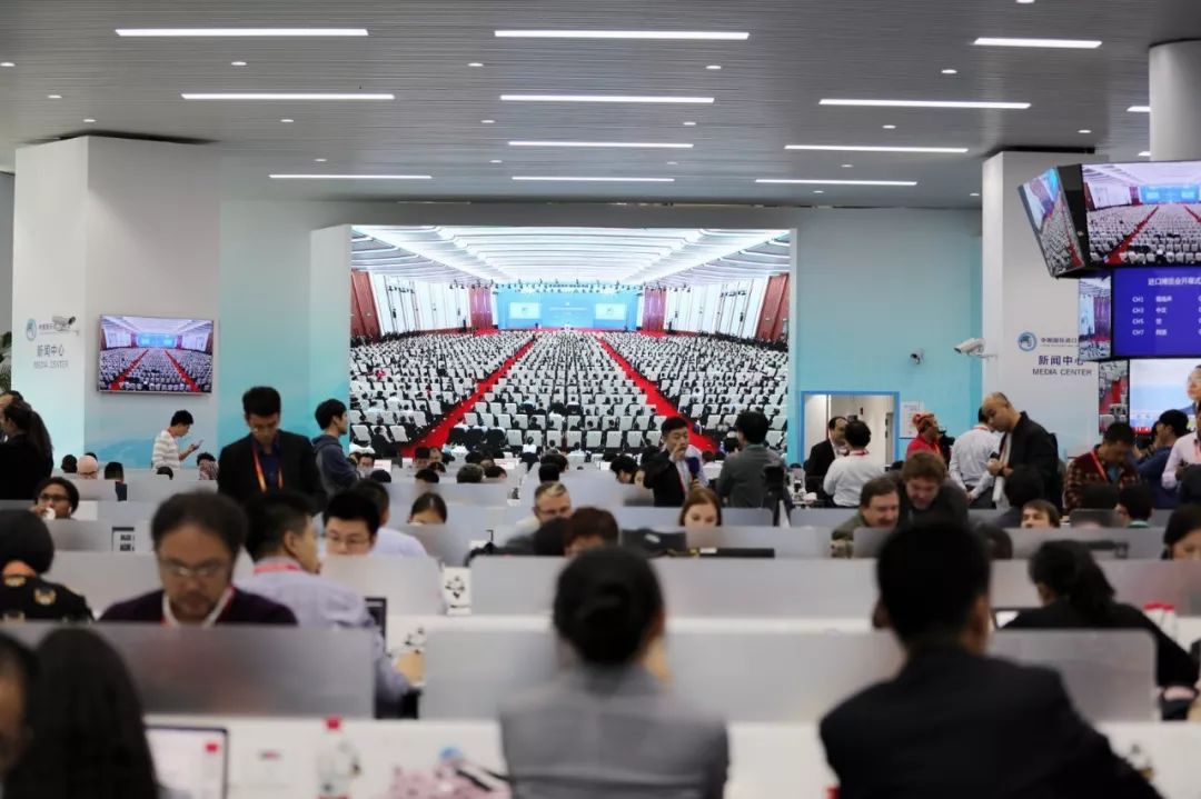 時政新聞眼｜開幕式結束后，習近平“巡館”看了些什么？