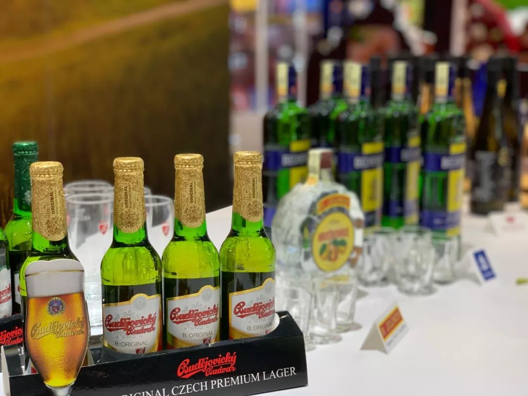 時政新聞眼｜開幕式結束后，習近平“巡館”看了些什么？