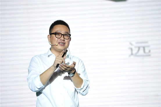 80后，白襯衣，牛仔褲，八大處這是怎樣的一場產品發布會?