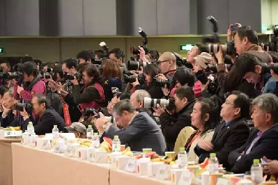 2015中國(guó)攝影年度人物評(píng)選揭曉