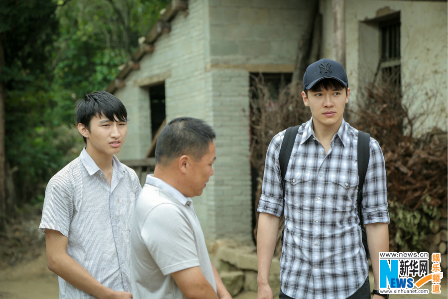 高云翔河南公益行 幫扶貧困學生送關愛