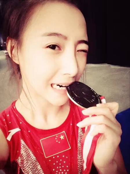 最美蹦床冠軍拜名師 也跨界進娛樂圈？